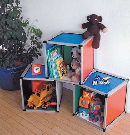 Įvairių spalvų „Hobbycolor“ gaminiai, pagaminti iš 3 mm PVC